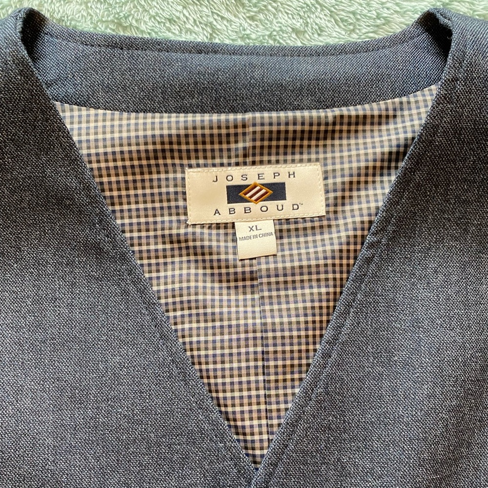 Mens XL Joseph Abboud button down vest